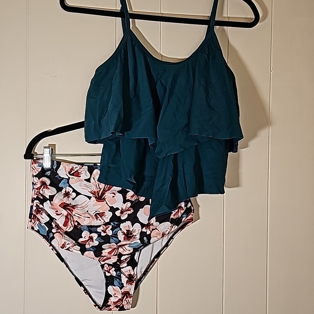 Womens Tankini Swimsuit Ruffled Top with High Waisted Bottoms•Large - Picture 6 of 10